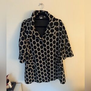 DAMEE, Inc Black & White Printed Half Sleeve Jacket